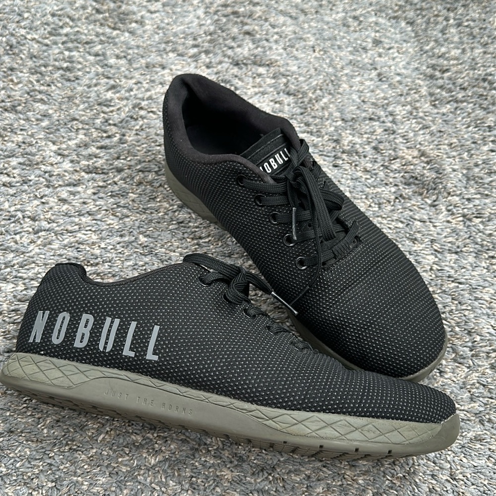 Black men’s NOBULL  trainers